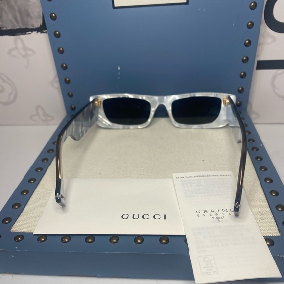 💯- New 🔥🔥GUCCI Acetate Rectangular GG0516S Sunglasses Grey Gold - Picture 10 of 17